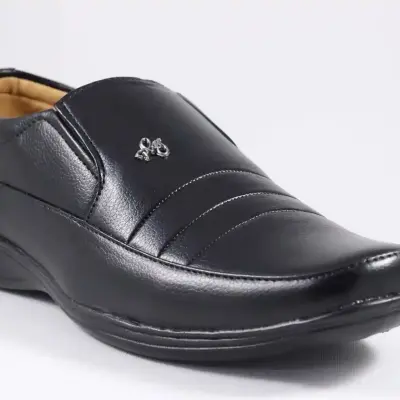 WUGO::Latest Trendy Men Formal Shoes|Black Moccasin Shoes|Office Shoes For Men's & Boys- Size 40 MOCCASIN02-BLK